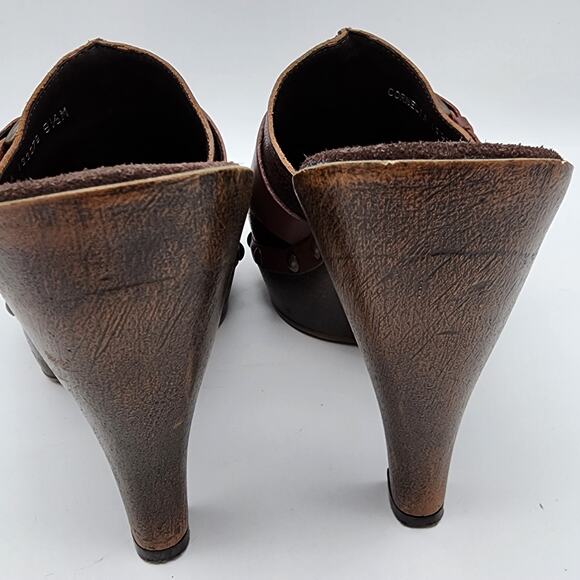 Vintage White Mountain Studded Heeled Mules Size 8.5 Brown Leather Clogs Y2K - Picture 6 of 14
